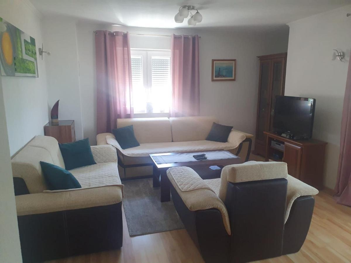 Apartman Jaca Apartment Livno Bagian luar foto